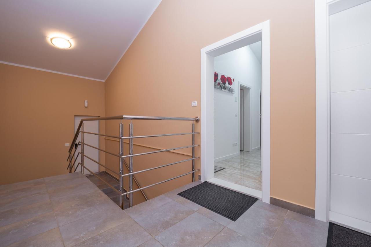 Apartment Shurida 普拉 外观 照片